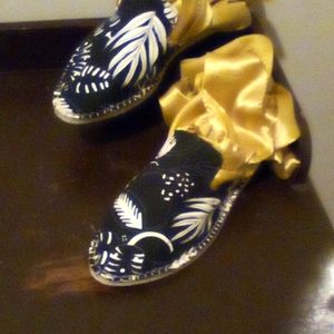 Havaianas , mule loafers, Size 10, Black/White Canvas Print